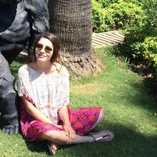 Nur Fettahoglu feet photo 1