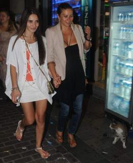 Nur Fettahoglu feet photo 11