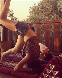 Nur Fettahoglu feet photo 13