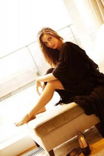 Nur Fettahoglu feet photo 2