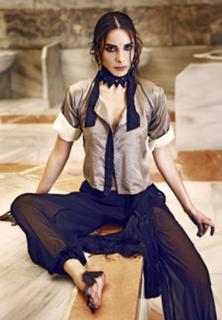 Nur Fettahoglu feet photo 13
