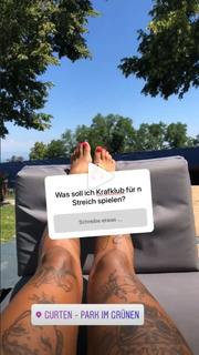 Nura Habib Omer feet photo 2
