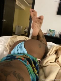 Nura Habib Omer feet photo 5