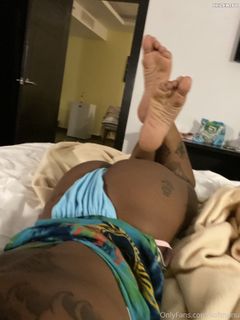 Nura Habib Omer feet photo 4