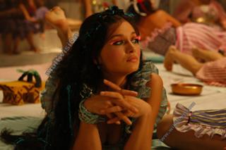 Nurgül Yesilçay feet photo thumbnail