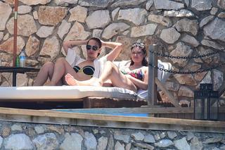 Nurgül Yesilçay feet photo thumbnail