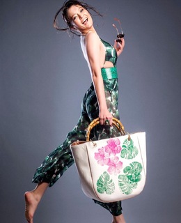 Nurgül Yesilçay feet photo thumbnail