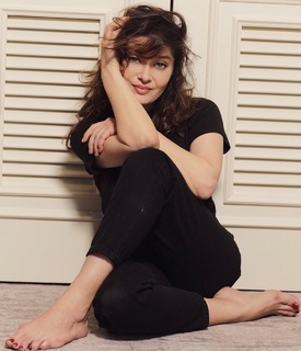 Nurgül Yesilçay feet photo thumbnail