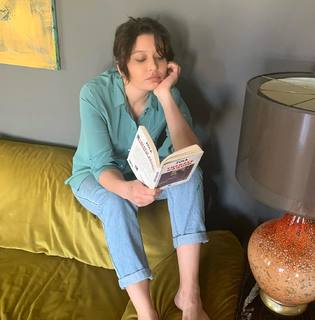 Nurgül Yesilçay feet photo thumbnail