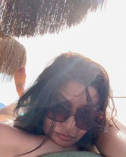 Nurgül Yesilçay feet photo thumbnail