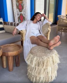 Nurgül Yesilçay feet photo thumbnail