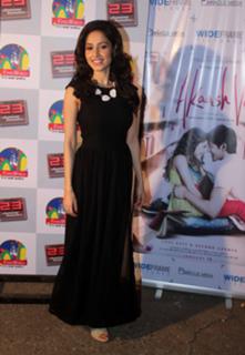 Nushrratt Bharuccha feet photo thumbnail