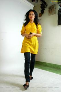 Nushrratt Bharuccha feet photo thumbnail