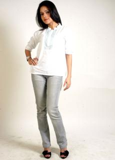 Nushrratt Bharuccha feet photo thumbnail