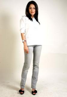 Nushrratt Bharuccha feet photo thumbnail