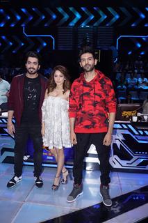 Nushrratt Bharuccha feet photo thumbnail