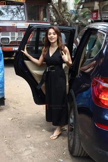 Nushrratt Bharuccha feet photo thumbnail