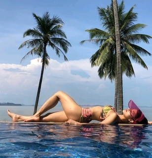 Nushrratt Bharuccha feet photo thumbnail