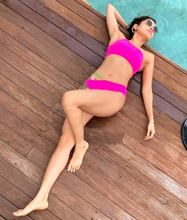 Nushrratt Bharuccha feet photo thumbnail