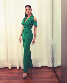 Nushrratt Bharuccha feet photo thumbnail