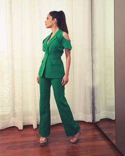 Nushrratt Bharuccha feet photo thumbnail