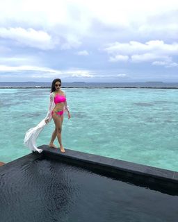 Nushrratt Bharuccha feet photo thumbnail