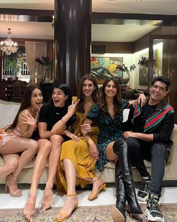 Nushrratt Bharuccha feet photo thumbnail