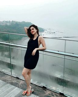 Nushrratt Bharuccha feet photo thumbnail