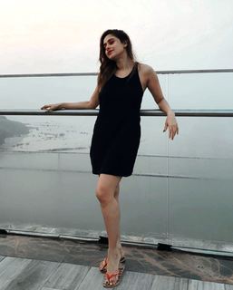 Nushrratt Bharuccha feet photo thumbnail