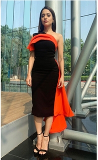 Nushrratt Bharuccha feet photo thumbnail