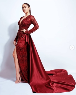 Nushrratt Bharuccha feet photo thumbnail