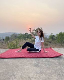 Nushrratt Bharuccha feet photo thumbnail