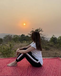 Nushrratt Bharuccha feet photo thumbnail