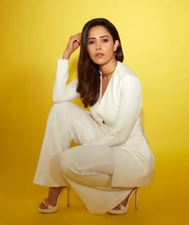 Nushrratt Bharuccha feet photo thumbnail