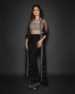 Nushrratt Bharuccha feet photo thumbnail