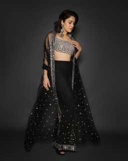 Nushrratt Bharuccha feet photo thumbnail