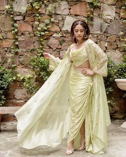 Nushrratt Bharuccha feet photo thumbnail