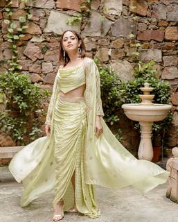 Nushrratt Bharuccha feet photo thumbnail