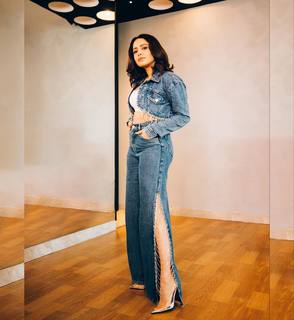 Nushrratt Bharuccha feet photo thumbnail