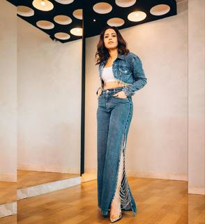 Nushrratt Bharuccha feet photo thumbnail