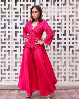 Nushrratt Bharuccha feet photo thumbnail