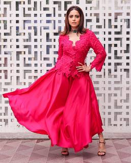 Nushrratt Bharuccha feet photo thumbnail