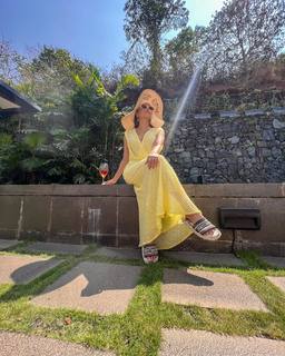 Nushrratt Bharuccha feet photo thumbnail