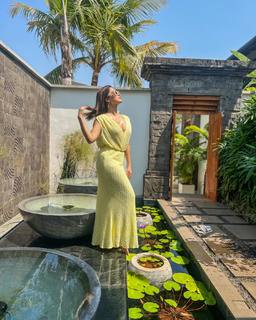 Nushrratt Bharuccha feet photo thumbnail