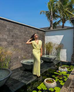 Nushrratt Bharuccha feet photo thumbnail