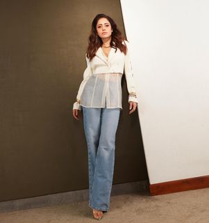 Nushrratt Bharuccha feet photo thumbnail