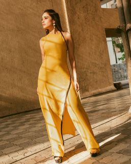 Nushrratt Bharuccha feet photo thumbnail