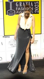 Nushrratt Bharuccha feet photo thumbnail