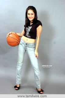 Nushrratt Bharuccha feet photo thumbnail