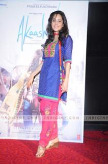 Nushrratt Bharuccha feet photo thumbnail